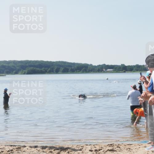 22.06.2025 - Viking Triathlon MichiJ http://msf.ph/oto/8063252 22.06.2025 10:24:04 Schwimmen 609 meine-sportfotos.de