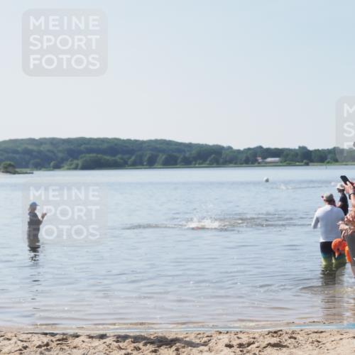 22.06.2025 - Viking Triathlon MichiJ http://msf.ph/oto/8063255 22.06.2025 10:24:05 Schwimmen 609 meine-sportfotos.de