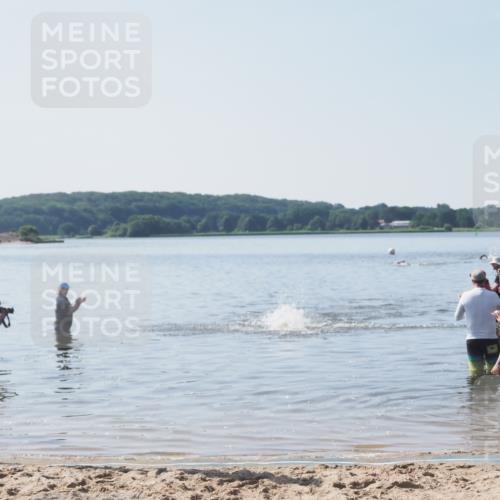 22.06.2025 - Viking Triathlon MichiJ http://msf.ph/oto/8063270 22.06.2025 10:24:07 Schwimmen 609 meine-sportfotos.de
