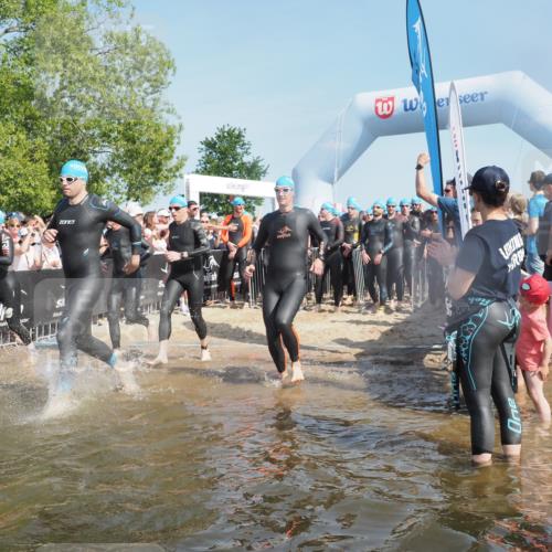 22.06.2025 - Viking Triathlon KatJ http://msf.ph/oto/8063295 22.06.2025 10:02:19 Schwimmen 21, 75, 139, 207, 247, 255, 265, 309, 331, 382, 464, 469, 522 meine-sportfotos.de
