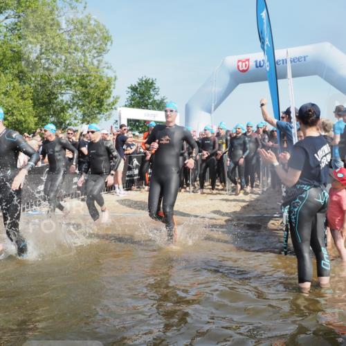 22.06.2025 - Viking Triathlon KatJ http://msf.ph/oto/8063300 22.06.2025 10:02:19 Schwimmen 21, 75, 139, 207, 247, 255, 265, 309, 331, 382, 464, 469, 522 meine-sportfotos.de