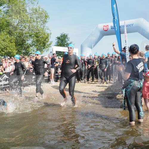 22.06.2025 - Viking Triathlon KatJ http://msf.ph/oto/8063303 22.06.2025 10:02:19 Schwimmen 21, 75, 139, 207, 247, 255, 265, 309, 331, 382, 464, 469, 522 meine-sportfotos.de