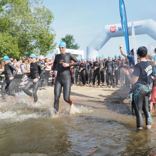 22.06.2025 - Viking Triathlon KatJ http://msf.ph/oto/8063308 22.06.2025 10:02:19 Schwimmen 21, 75, 139, 207, 247, 255, 265, 309, 331, 382, 464, 469, 522 meine-sportfotos.de