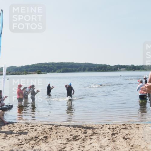 22.06.2025 - Viking Triathlon MichiJ http://msf.ph/oto/8063377 22.06.2025 10:24:50 Schwimmen 4, 329, 521 meine-sportfotos.de
