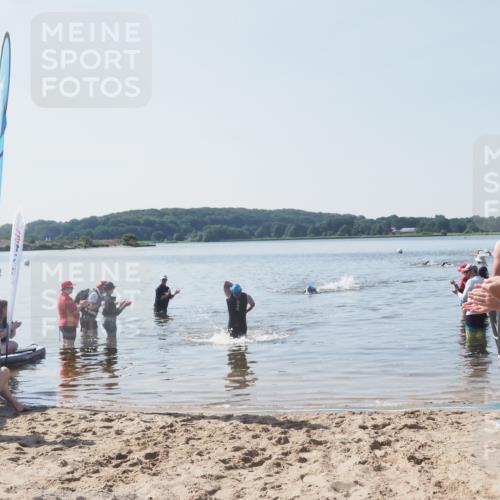 22.06.2025 - Viking Triathlon MichiJ http://msf.ph/oto/8063389 22.06.2025 10:24:51 Schwimmen 4, 329, 521 meine-sportfotos.de