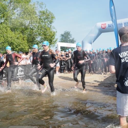 22.06.2025 - Viking Triathlon KatJ http://msf.ph/oto/8063445 22.06.2025 10:02:39 Schwimmen 114, 161, 193, 264, 297, 323, 366, 427, 429, 513, 546, 552 meine-sportfotos.de
