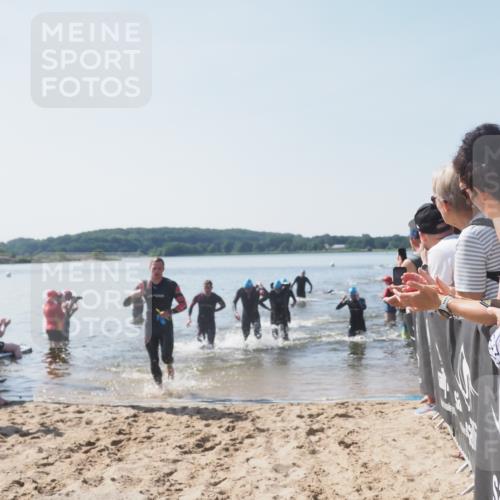 22.06.2025 - Viking Triathlon MichiJ http://msf.ph/oto/8063675 22.06.2025 10:25:50 Schwimmen 10, 49, 420, 455, 485, 544, 557, 642 meine-sportfotos.de