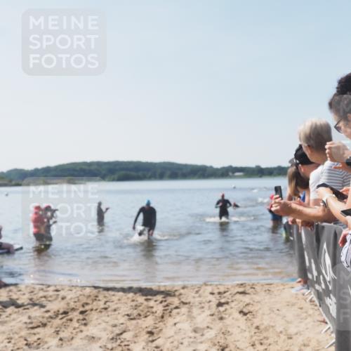 22.06.2025 - Viking Triathlon MichiJ http://msf.ph/oto/8063750 22.06.2025 10:26:00 Schwimmen 49, 617, 642 meine-sportfotos.de