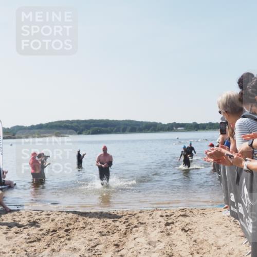 22.06.2025 - Viking Triathlon MichiJ http://msf.ph/oto/8063849 22.06.2025 10:26:13 Schwimmen 9, 526, 617 meine-sportfotos.de