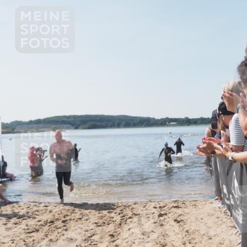 22.06.2025 - Viking Triathlon MichiJ http://msf.ph/oto/8063864 22.06.2025 10:26:15 Schwimmen 9, 526, 617 meine-sportfotos.de