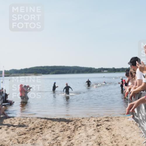 22.06.2025 - Viking Triathlon MichiJ http://msf.ph/oto/8063946 22.06.2025 10:26:49 Schwimmen 288, 610, 661 meine-sportfotos.de