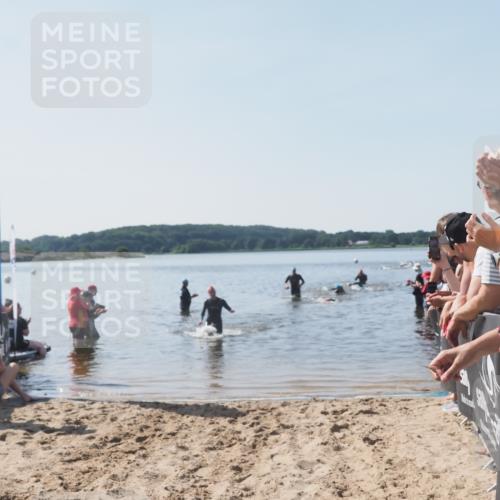 22.06.2025 - Viking Triathlon MichiJ http://msf.ph/oto/8063962 22.06.2025 10:26:51 Schwimmen 145, 288, 610, 661 meine-sportfotos.de