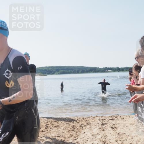 22.06.2025 - Viking Triathlon MichiJ http://msf.ph/oto/8064405 22.06.2025 10:28:11 Schwimmen 367, 401 meine-sportfotos.de