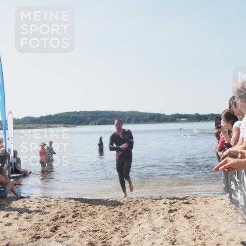 22.06.2025 - Viking Triathlon MichiJ http://msf.ph/oto/8064444 22.06.2025 10:28:17 Schwimmen 367 meine-sportfotos.de