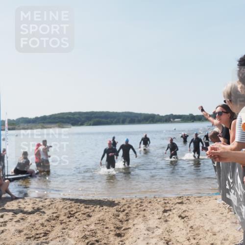 22.06.2025 - Viking Triathlon MichiJ http://msf.ph/oto/8065108 22.06.2025 10:30:19 Schwimmen 132, 374, 381, 393, 491, 626, 643 meine-sportfotos.de
