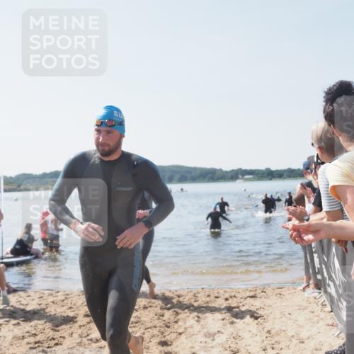 22.06.2025 - Viking Triathlon MichiJ http://msf.ph/oto/8065520 22.06.2025 10:31:21 Schwimmen 3, 8, 216, 236, 311, 330, 469 meine-sportfotos.de