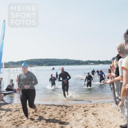 22.06.2025 - Viking Triathlon MichiJ http://msf.ph/oto/8065540 22.06.2025 10:31:31 Schwimmen 3, 8, 98, 137, 158, 236, 311, 340, 469, 613, 648 meine-sportfotos.de