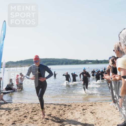 22.06.2025 - Viking Triathlon MichiJ http://msf.ph/oto/8065632 22.06.2025 10:31:43 Schwimmen 98, 99, 124, 125, 137, 158, 189, 224, 340, 350, 507, 555, 613, 648, 658 meine-sportfotos.de