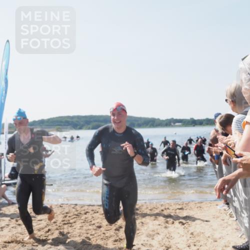 22.06.2025 - Viking Triathlon MichiJ http://msf.ph/oto/8065790 22.06.2025 10:32:03 Schwimmen 63, 87, 193, 207, 226, 271, 435, 449, 464, 488, 658 meine-sportfotos.de