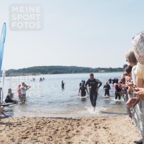 22.06.2025 - Viking Triathlon MichiJ http://msf.ph/oto/8065799 22.06.2025 10:32:06 Schwimmen 63, 193, 207, 214, 226, 271, 449, 464, 488 meine-sportfotos.de
