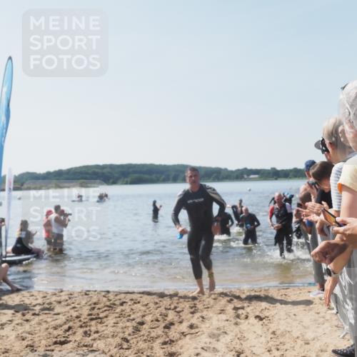 22.06.2025 - Viking Triathlon MichiJ http://msf.ph/oto/8065811 22.06.2025 10:32:08 Schwimmen 63, 193, 207, 214, 226, 271, 449, 464, 488 meine-sportfotos.de
