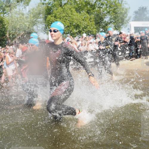 22.06.2025 - Viking Triathlon KatJ http://msf.ph/oto/8065843 22.06.2025 10:06:24 Schwimmen 18, 24, 36, 60, 117, 153, 186, 192, 261, 298, 385, 487, 535 meine-sportfotos.de