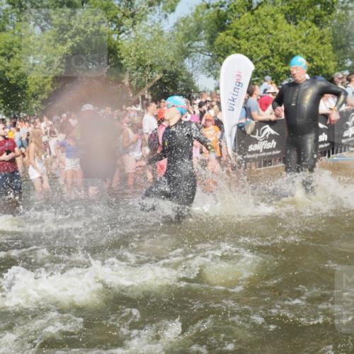 22.06.2025 - Viking Triathlon KatJ http://msf.ph/oto/8065867 22.06.2025 10:06:26 Schwimmen 18, 24, 36, 117, 153, 168, 186, 192, 261, 298, 385, 450, 487, 535, 606 meine-sportfotos.de