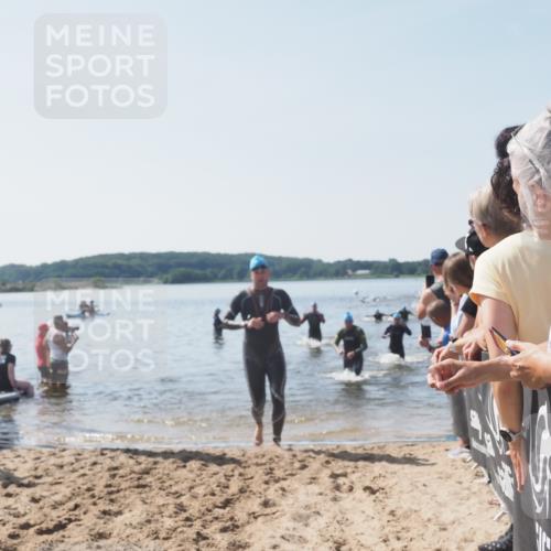 22.06.2025 - Viking Triathlon MichiJ http://msf.ph/oto/8066029 22.06.2025 10:32:44 Schwimmen 80, 208, 278, 554 meine-sportfotos.de