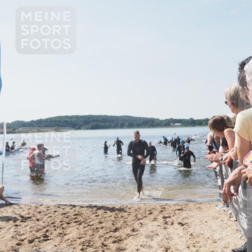 22.06.2025 - Viking Triathlon MichiJ http://msf.ph/oto/8066207 22.06.2025 10:33:32 Schwimmen 38, 255, 300, 304, 348, 382, 457, 522, 524 meine-sportfotos.de