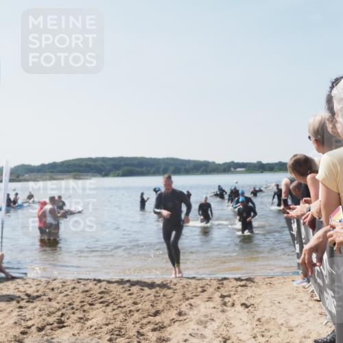 22.06.2025 - Viking Triathlon MichiJ http://msf.ph/oto/8066212 22.06.2025 10:33:32 Schwimmen 38, 255, 300, 304, 348, 382, 457, 522, 524 meine-sportfotos.de
