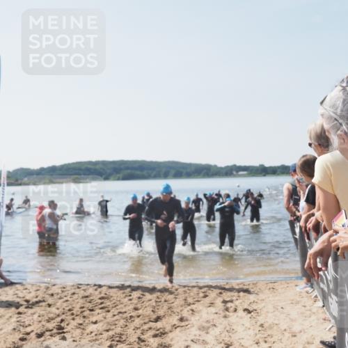 22.06.2025 - Viking Triathlon MichiJ http://msf.ph/oto/8066229 22.06.2025 10:33:37 Schwimmen 5, 38, 149, 255, 304, 348, 382, 457, 522, 524 meine-sportfotos.de