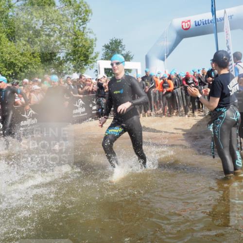 22.06.2025 - Viking Triathlon KatJ http://msf.ph/oto/8066418 22.06.2025 10:07:04 Schwimmen 64, 123, 183, 190, 244, 321, 328, 369, 402, 431, 467, 468, 479, 494, 498, 519, 631, 649 meine-sportfotos.de