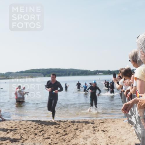 22.06.2025 - Viking Triathlon MichiJ http://msf.ph/oto/8066485 22.06.2025 10:34:19 Schwimmen 46, 294, 297, 306, 430, 486, 520, 527, 618 meine-sportfotos.de