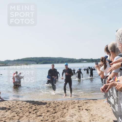 22.06.2025 - Viking Triathlon MichiJ http://msf.ph/oto/8066507 22.06.2025 10:34:26 Schwimmen 294, 306, 366, 430, 486, 520, 527, 546 meine-sportfotos.de