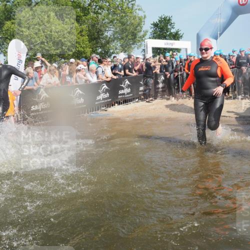 22.06.2025 - Viking Triathlon KatJ http://msf.ph/oto/8066530 22.06.2025 10:07:14 Schwimmen 64, 123, 190, 201, 202, 223, 267, 273, 326, 333, 402, 425, 431, 463, 519, 607, 637 meine-sportfotos.de