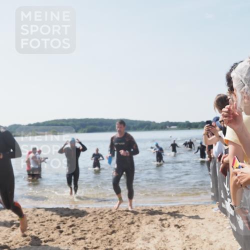 22.06.2025 - Viking Triathlon MichiJ http://msf.ph/oto/8066590 22.06.2025 10:34:39 Schwimmen 77, 114, 247, 284, 306, 323, 341, 366, 430, 546, 550 meine-sportfotos.de