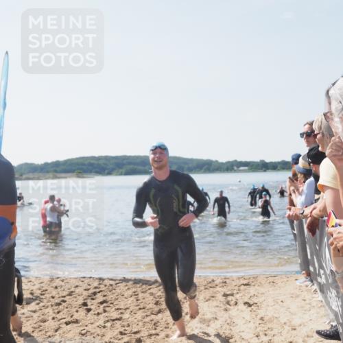22.06.2025 - Viking Triathlon MichiJ http://msf.ph/oto/8066633 22.06.2025 10:34:53 Schwimmen 17, 43, 77, 114, 161, 323, 434, 475, 495, 548, 550 meine-sportfotos.de