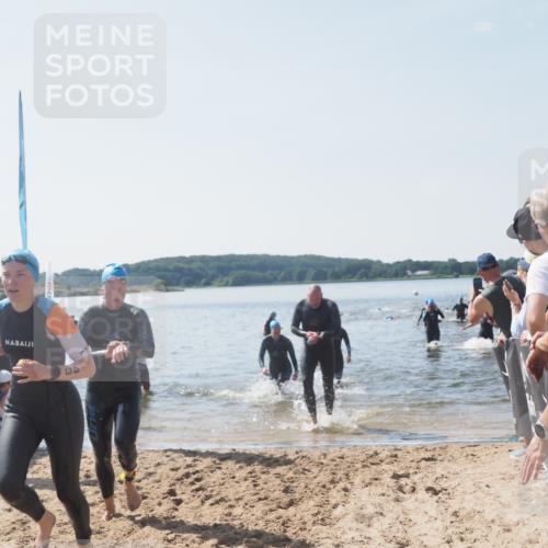 22.06.2025 - Viking Triathlon MichiJ http://msf.ph/oto/8066702 22.06.2025 10:35:06 Schwimmen 17, 43, 139, 157, 296, 365, 475, 495, 548, 660 meine-sportfotos.de