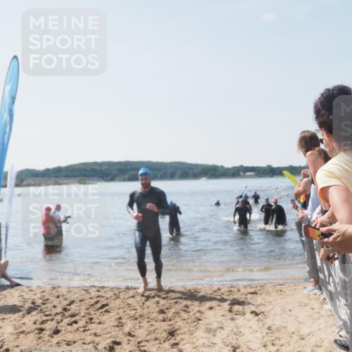 22.06.2025 - Viking Triathlon MichiJ http://msf.ph/oto/8066948 22.06.2025 10:36:02 Schwimmen 19, 265, 313, 377, 448, 552, 636 meine-sportfotos.de