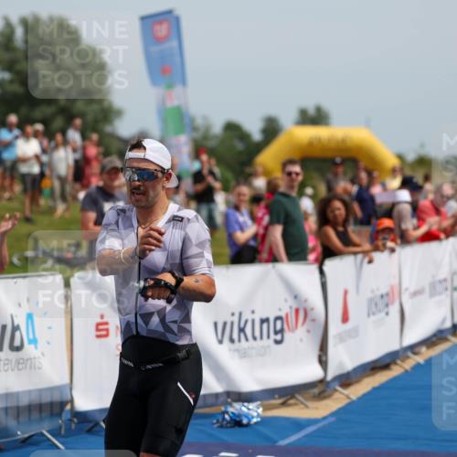 22.06.2025 - Viking Triathlon Michael Strokosch http://msf.ph/oto/8067600 22.06.2025 14:04:19 Ziel 1, 414 meine-sportfotos.de
