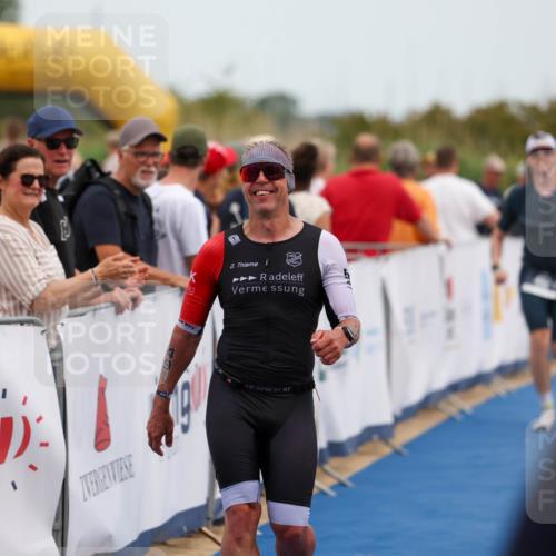 22.06.2025 - Viking Triathlon Michael Strokosch http://msf.ph/oto/8067958 22.06.2025 15:05:46 Ziel 491, 492 meine-sportfotos.de