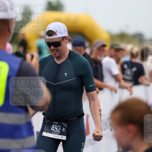 22.06.2025 - Viking Triathlon Michael Strokosch http://msf.ph/oto/8067998 22.06.2025 15:05:51 Ziel 491, 492 meine-sportfotos.de