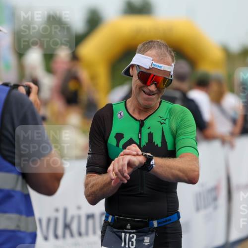 22.06.2025 - Viking Triathlon Michael Strokosch http://msf.ph/oto/8068313 22.06.2025 15:07:41 Ziel 28, 113 meine-sportfotos.de