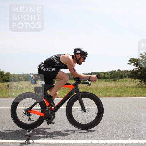 22.06.2025 - Viking Triathlon Yannick Fuchs http://msf.ph/oto/8069186 22.06.2025 12:08:04 Radfahren 157, 325, 334, 468 meine-sportfotos.de