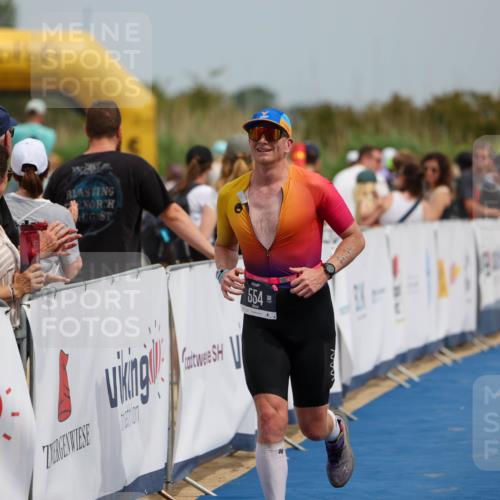22.06.2025 - Viking Triathlon Michael Strokosch http://msf.ph/oto/8069307 22.06.2025 15:15:46 Ziel 554 meine-sportfotos.de