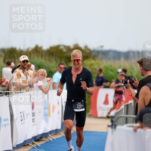22.06.2025 - Viking Triathlon Michael Strokosch http://msf.ph/oto/8069450 22.06.2025 14:40:07 Ziel 229, 381 meine-sportfotos.de