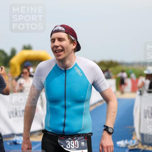 22.06.2025 - Viking Triathlon Michael Strokosch http://msf.ph/oto/8069462 22.06.2025 15:17:02 Ziel 390 meine-sportfotos.de