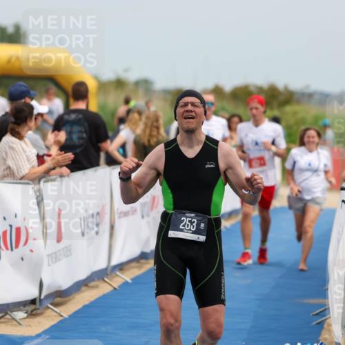 22.06.2025 - Viking Triathlon Michael Strokosch http://msf.ph/oto/8069477 22.06.2025 15:17:13 Ziel 253, 657 meine-sportfotos.de