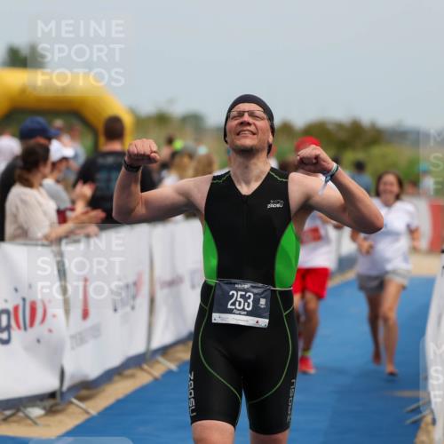 22.06.2025 - Viking Triathlon Michael Strokosch http://msf.ph/oto/8069484 22.06.2025 15:17:13 Ziel 253, 657 meine-sportfotos.de
