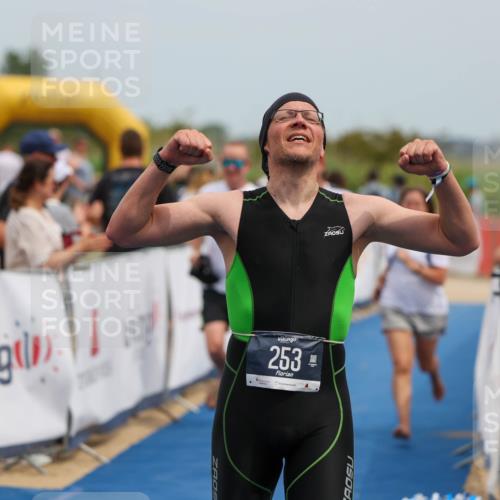 22.06.2025 - Viking Triathlon Michael Strokosch http://msf.ph/oto/8069491 22.06.2025 15:17:14 Ziel 253, 657 meine-sportfotos.de